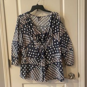 Daisy Fuentes‎ top with 3/4 sleeves